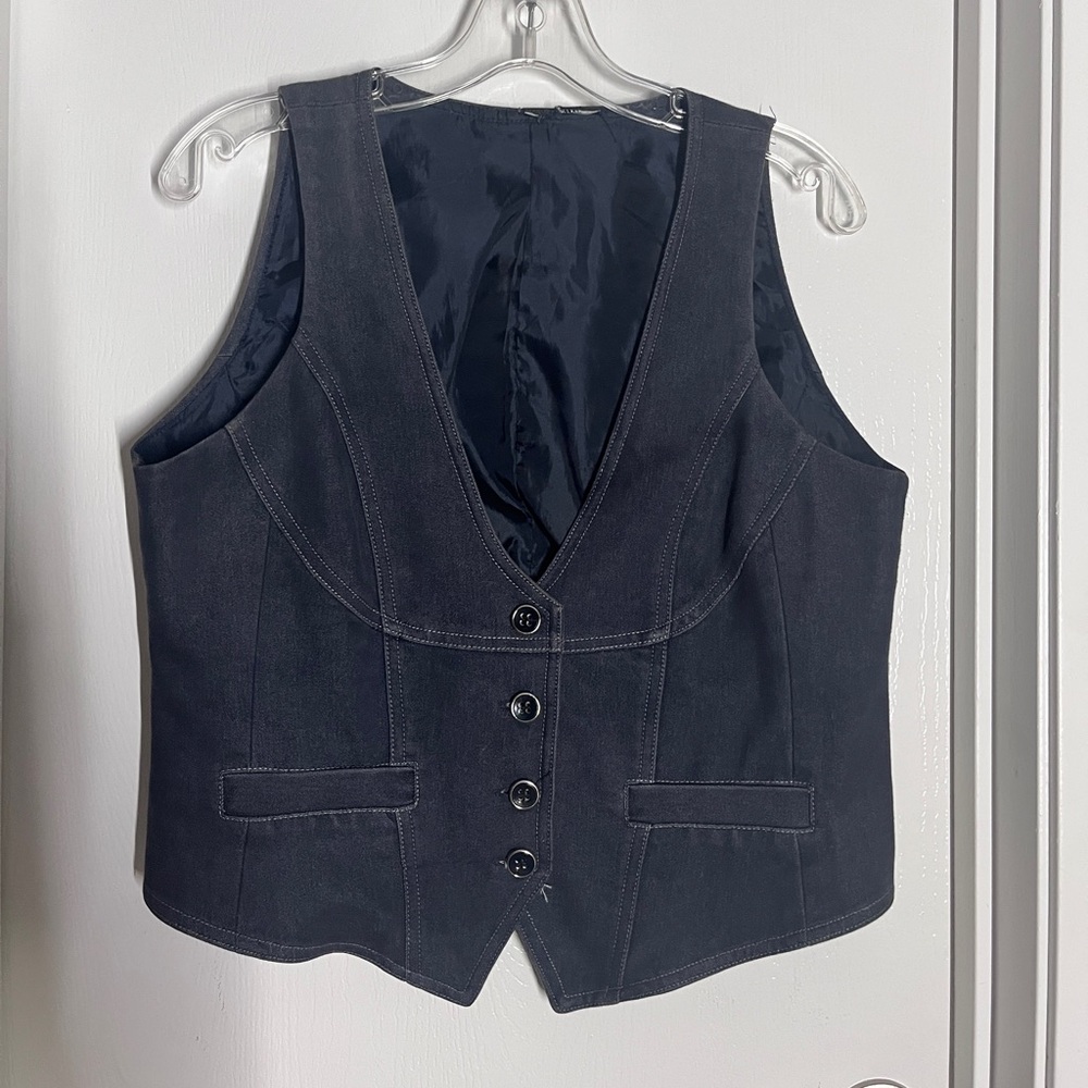 Stylish Black Button-Up Vest